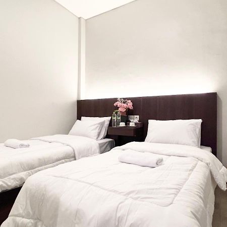 Sleep Studio Hotel City Center Surabaya Exterior foto