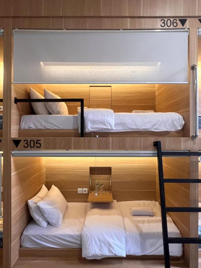 Sleep Studio Hotel City Center Surabaya Exterior foto